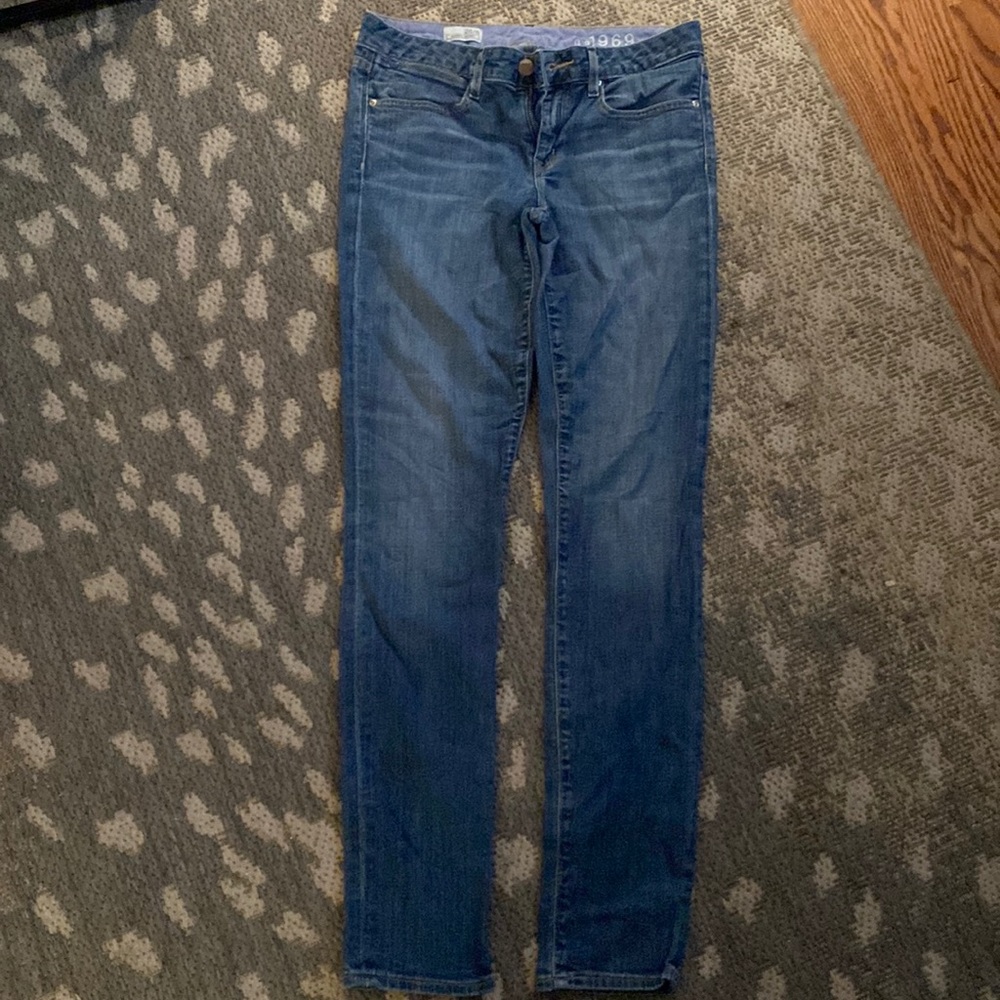 Women’s GAP skinny jeans size 28